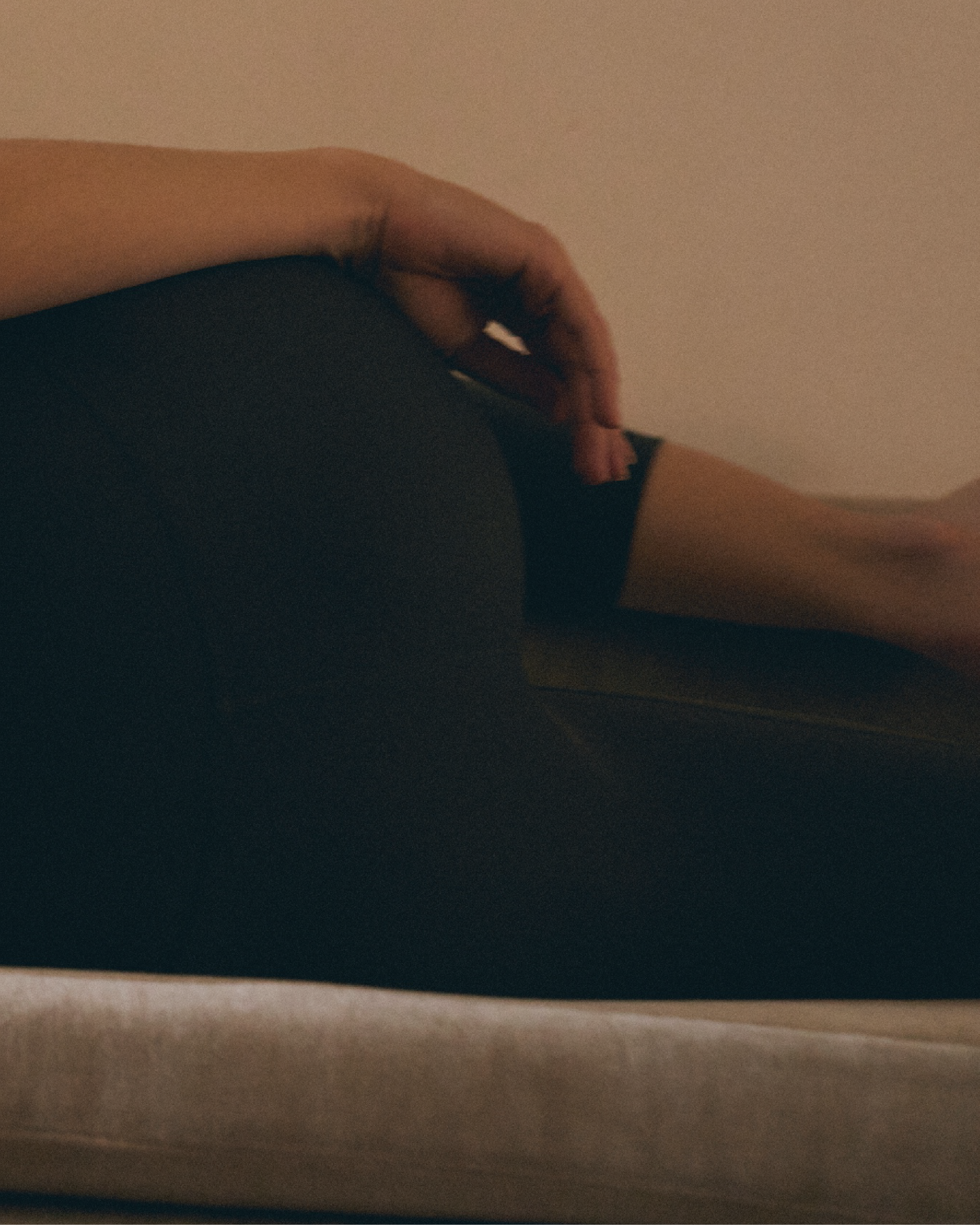 高腰腿型修飾緊身褲